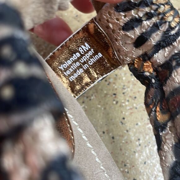 J.Renee "Yolanda" Fabric and Suede Wood Heel Sandals sz 8 - Picture 11 of 16